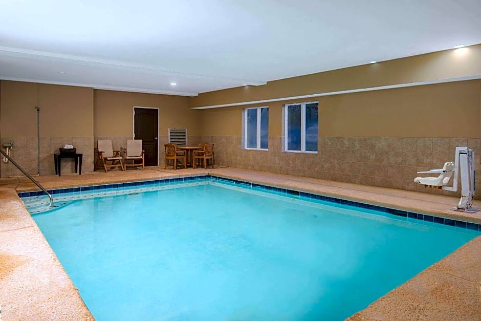 La Quinta Inn & Suites by Wyndham Union City