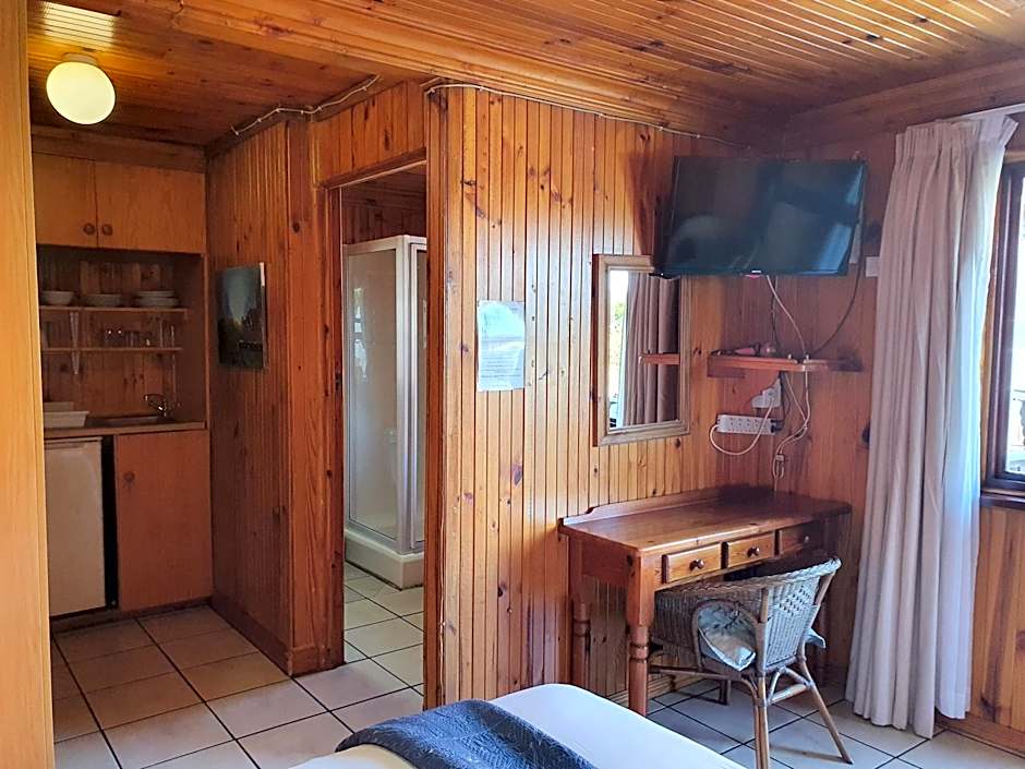 Lakeside Accommodation