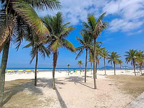 Apartamento Térreo - 40m da Praia - Enseada - Guarujá