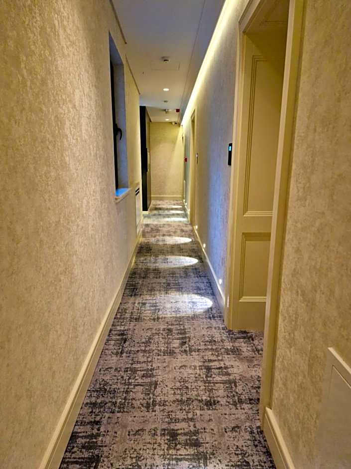 H41 Luxury Suites