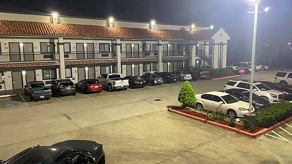 Island Suites Hobby Airport