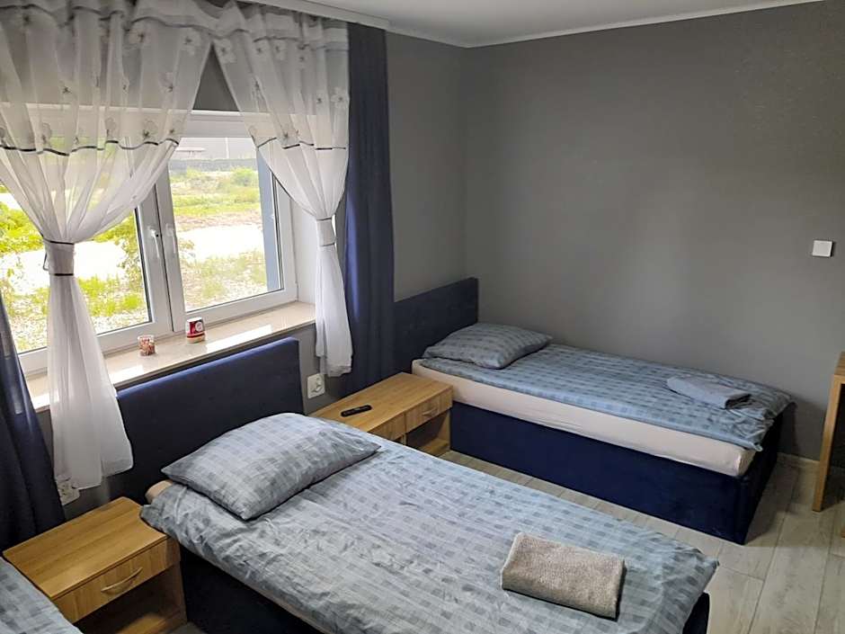 Szafir - NoclegiGrodziskPL