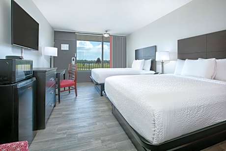 Deluxe Queen Room with Two Queen Beds - Interior Room/Non-Smoking