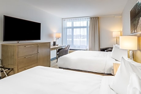 Deluxe Queen Room with Two Queen Beds