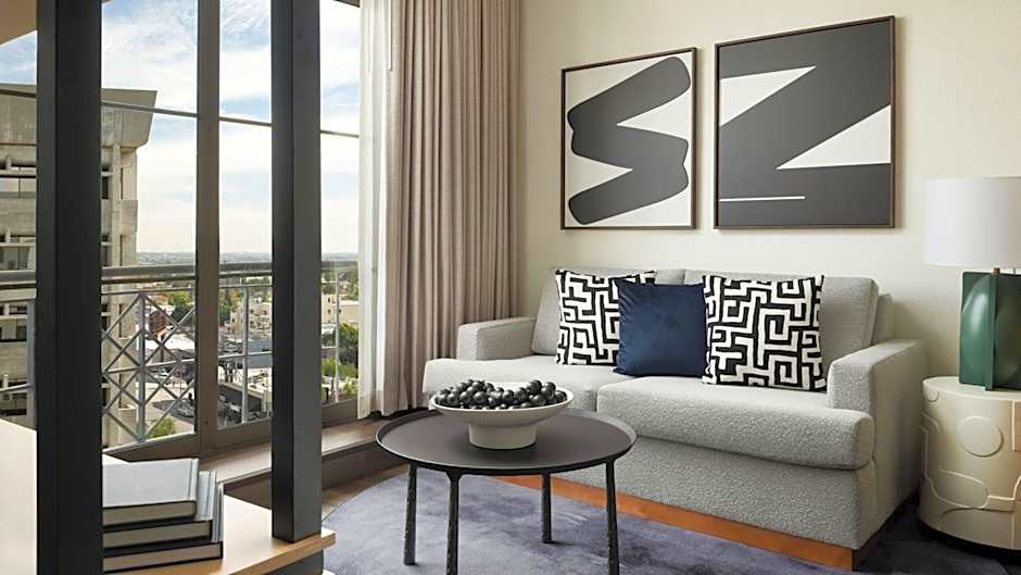 Burton House, Beverly Hills, A Tribute Portfolio Hotel