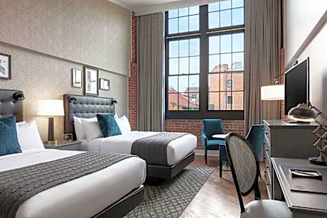 FOUNDRY DOUBLE QUEEN DELUXE HEARING ACCESS