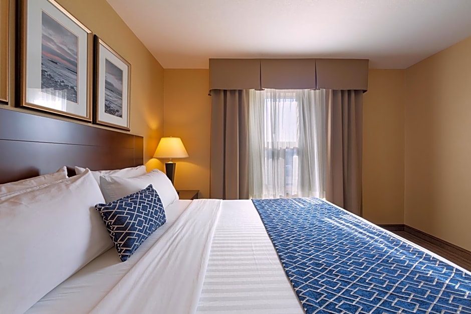 Photo 1 of 15 of Executive King Suite