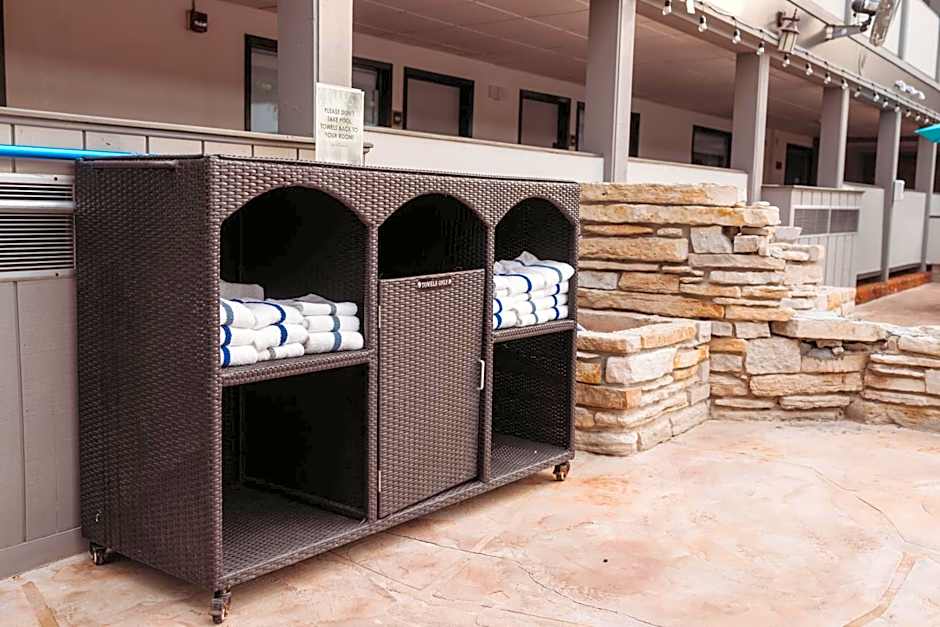 AmericInn by Wyndham Appleton Downtown