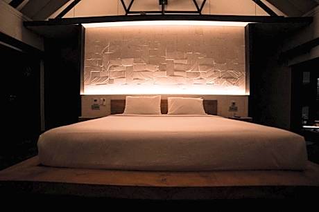 Suite with Garden View