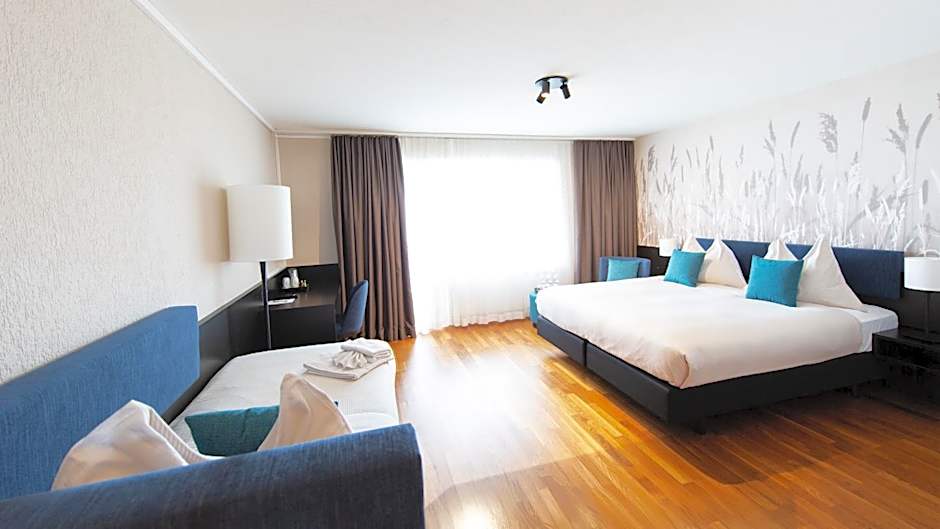 HOTEL illuster - Urban & Local