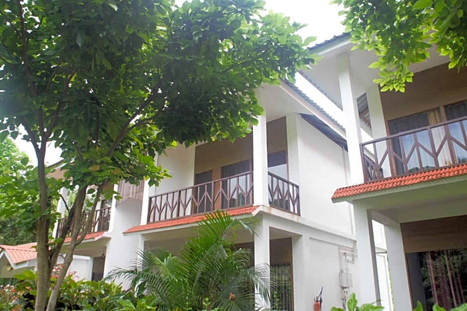 Hotel Exotica Squares