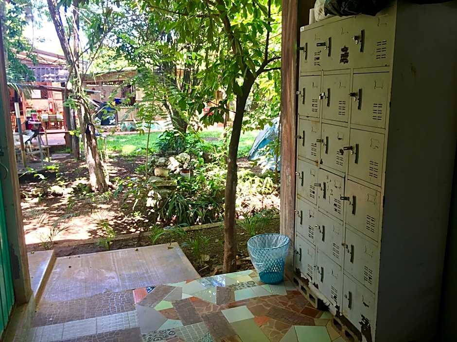 Yaxche Centro Hostal y Camping