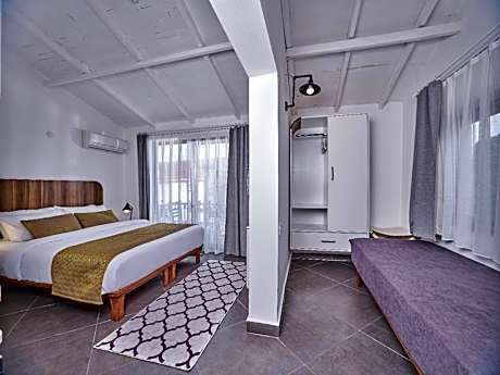 Deluxe Double Room with Garden View