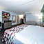 Red Roof Inn & Suites Wilmington - New Castle