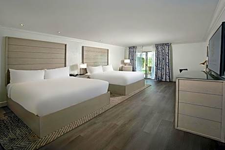Deluxe Queen Room