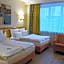 Garner Hamburg Wandsbek Marktplatz By IHG