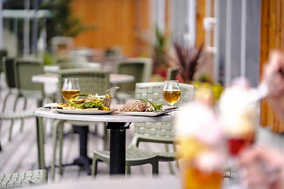 Wood Hotel by Frich's