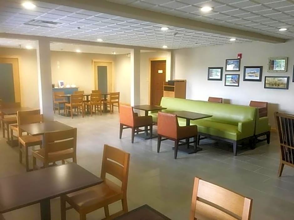 Country Inn & Suites by Radisson, Fairborn South, OH