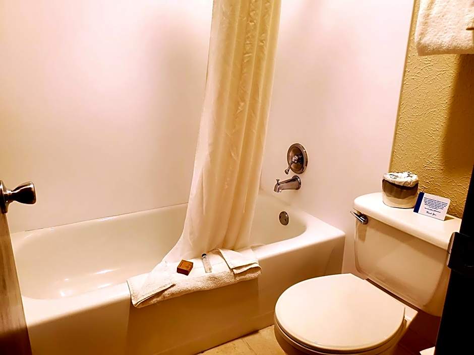 Days Inn and Suites by Wyndham Downtown Missoula-University