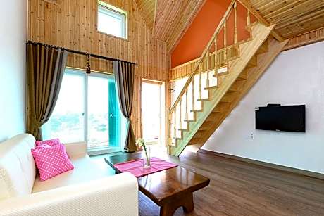 Gapyeong Funny Mungmung rosepet brunch