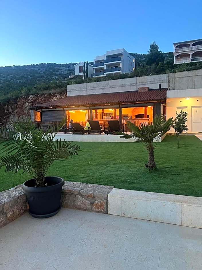 Villa Tin Apartments