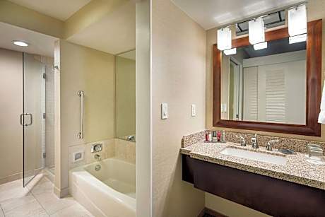 Family Suite, 1 Bedroom (Balcony) (1 King Bed and 1 Double Sofa Bed)