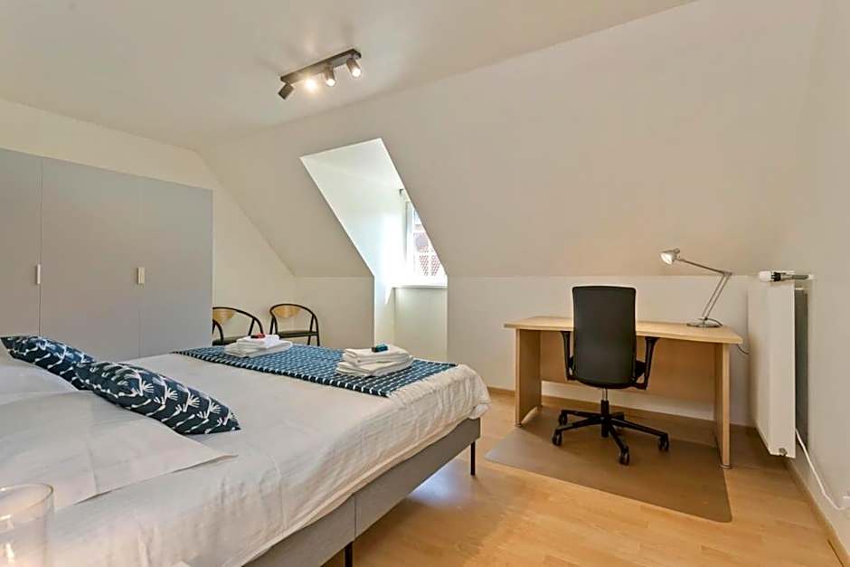 Huswell - Summer-house with sunny garden nearby beach