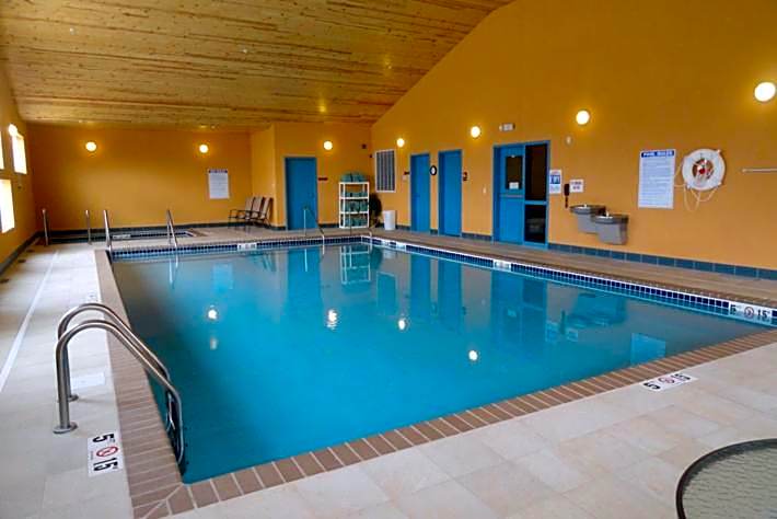 Canby Inn and Suites