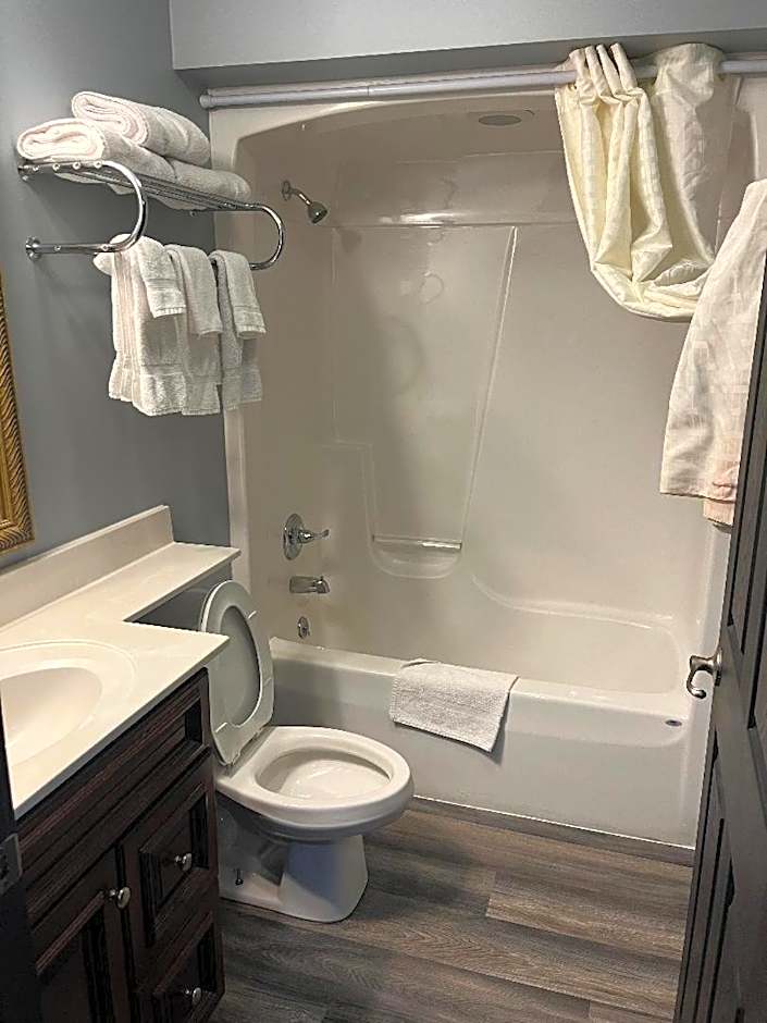Gamble Farm Inn and Suites