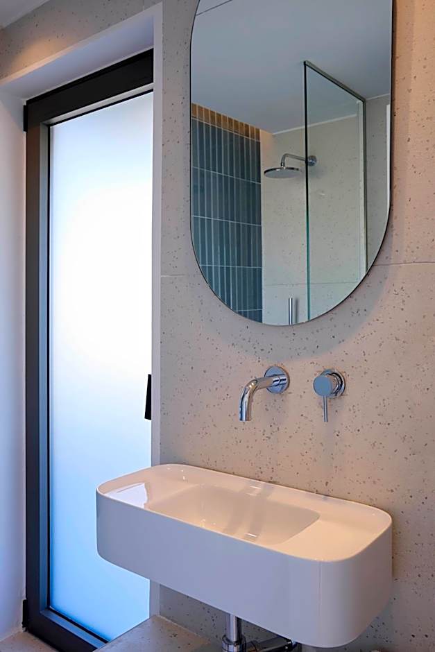 Twinn Downtown Piraeus, Santikos Collection