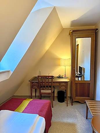 Small Single Room