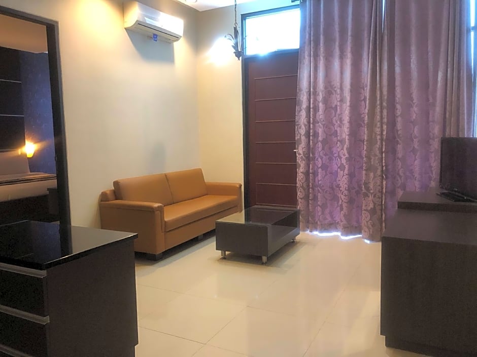 Kyriad Sadurengas Hotel