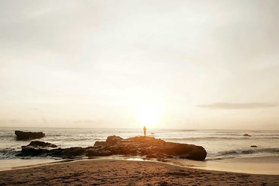 Roomates Surf Camp Canggu by Ini Vie Hospitality