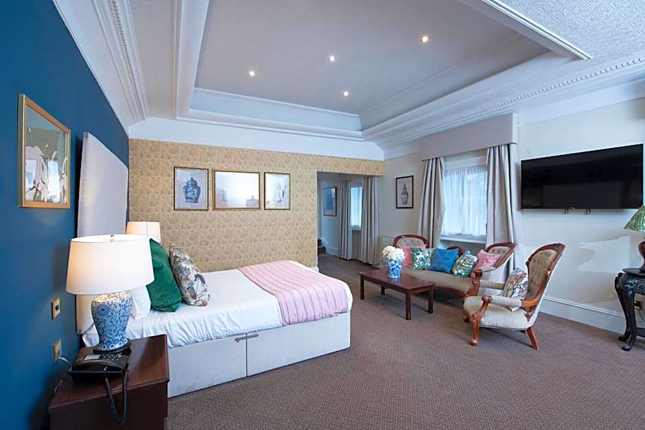 The Royal George Hotel