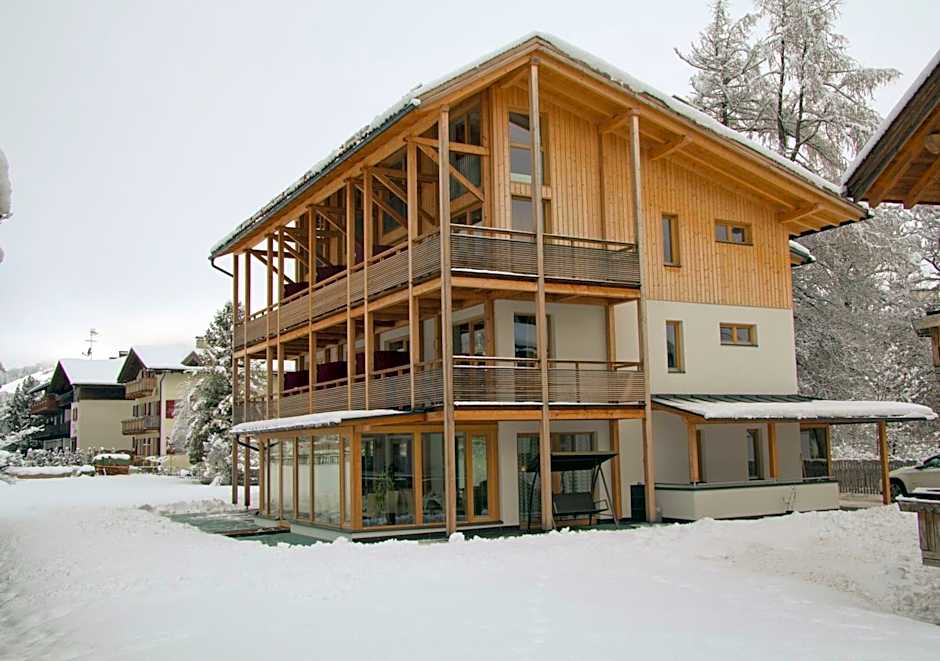 Garni - Hotel Am Burghuegel