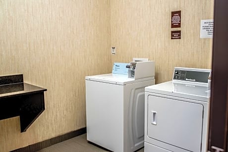 King Suite - Non-Smoking