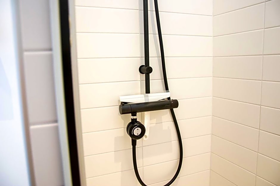 15ème droite - Tour Perret - Centre-Ville - 4 étoiles