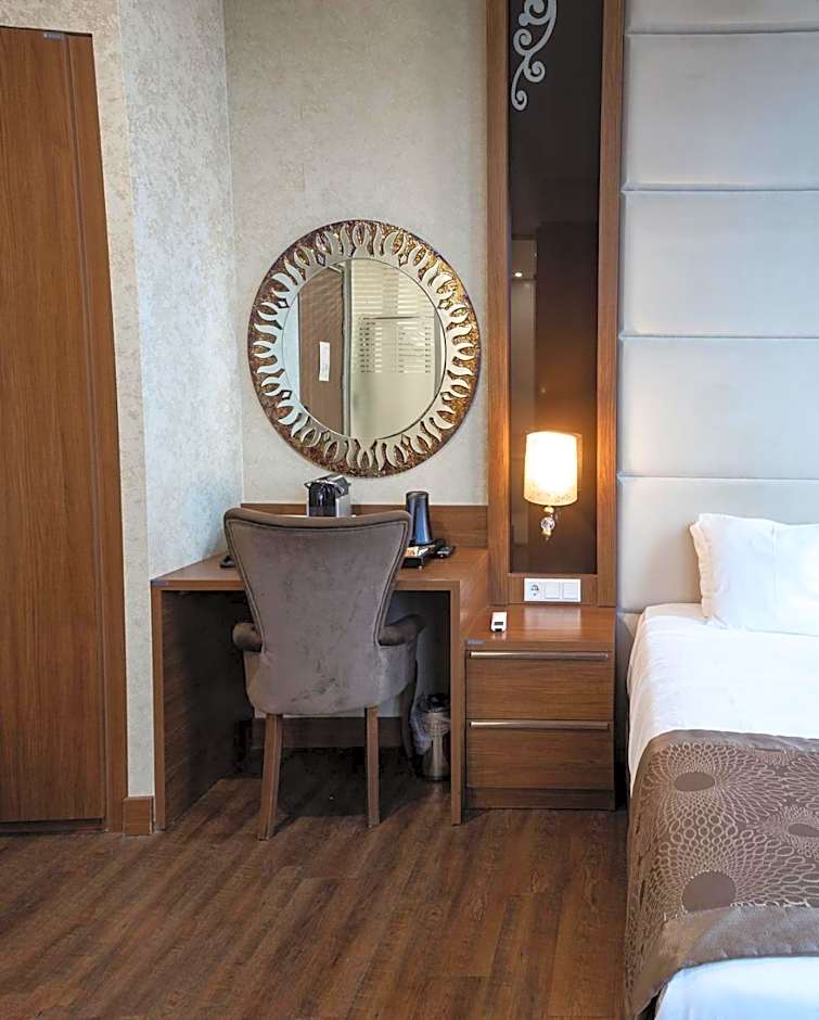 Grand Hotel Downtown