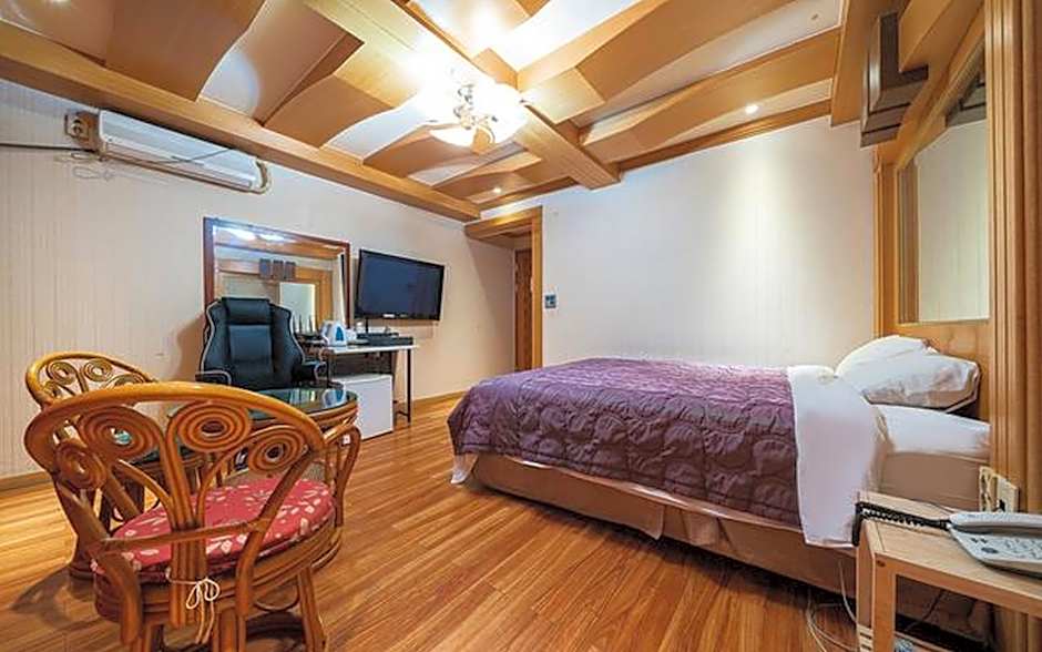 Gongju Hotel del Luna