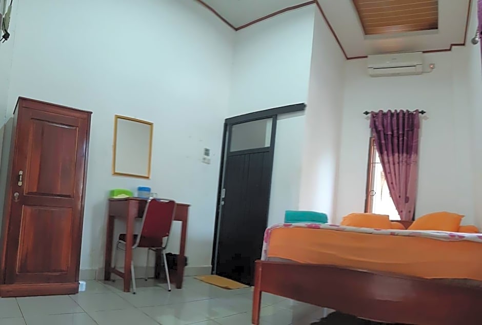 Losmen Ibu Hj. Tarjo