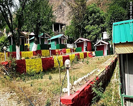 Tirthan village huts