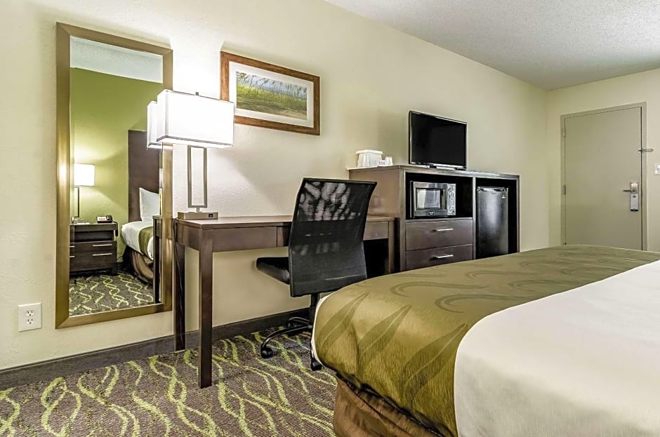 Quality Inn & Suites Creedmor - Butner
