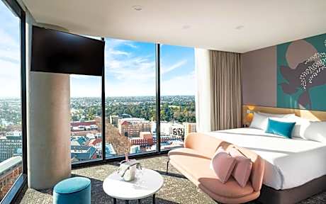 Junior King Suite with City View