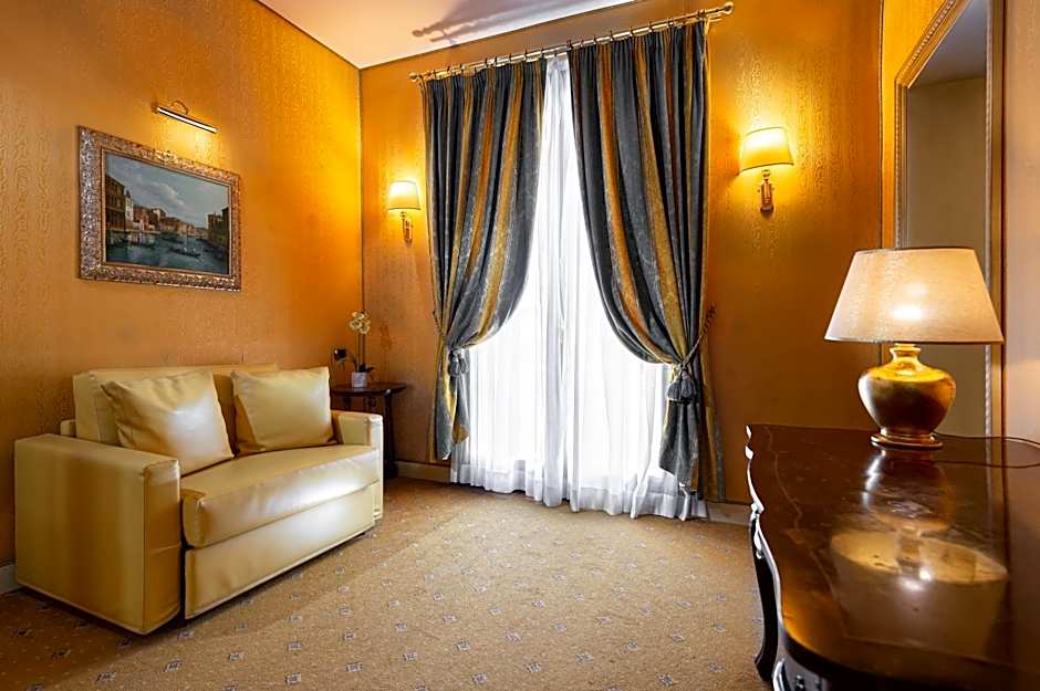 Photo 1 of 7 of Junior Suite