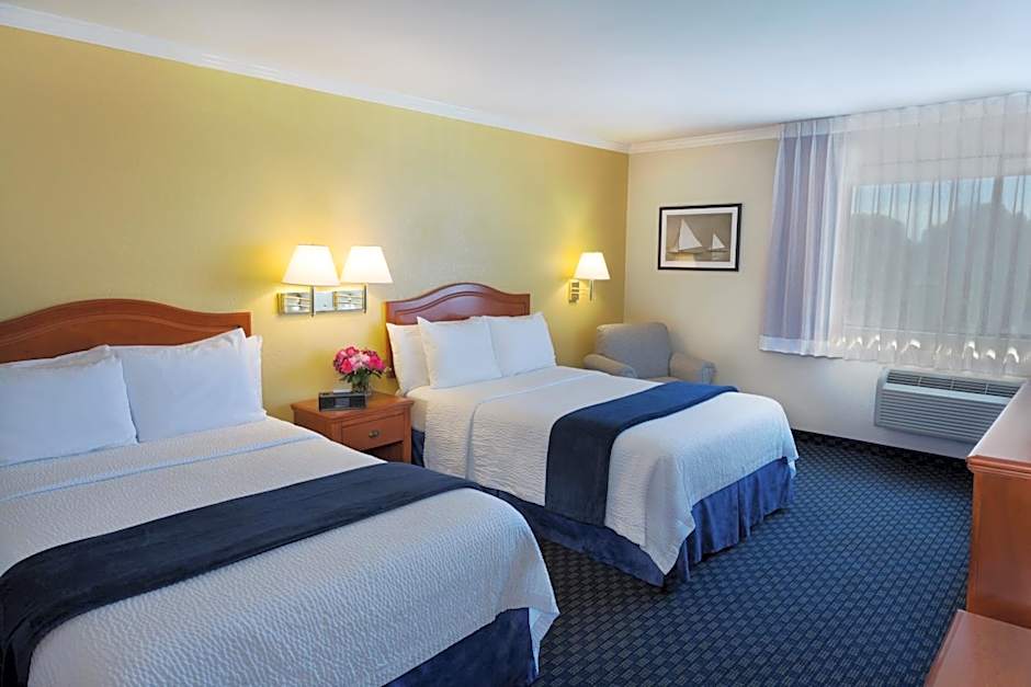 The Marina Inn on San Francisco Bay