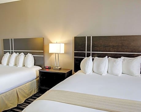 2 Queen Beds, Nonsmoking, Accessible