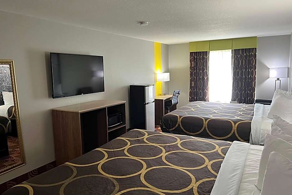 Super 8 by Wyndham Lake of the Ozarks
