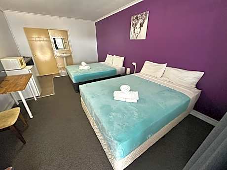 2 Queen Deluxe (Ground Floor)