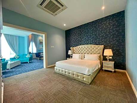 Suite with Mountain View