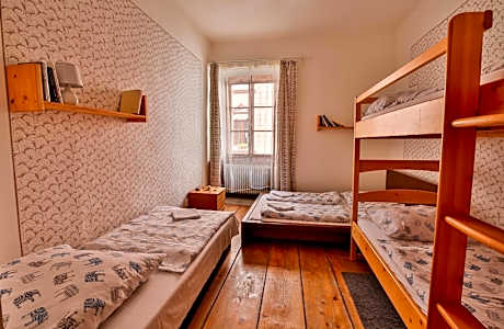 Quintuple Room (5 Adults)